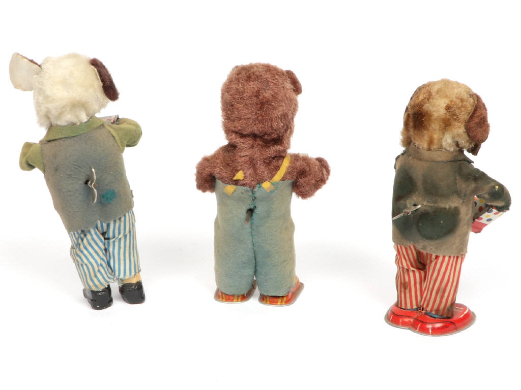 Lot 340 - DIVERS (JAPON) (3)