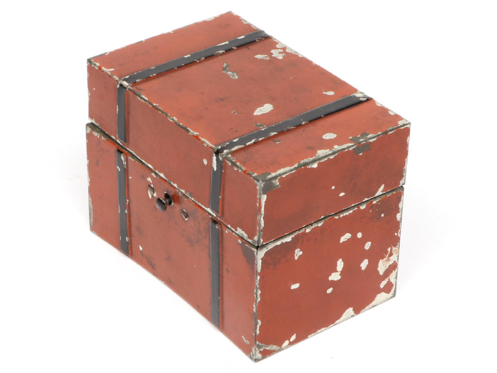 Lot 387 - DIVERS (1)