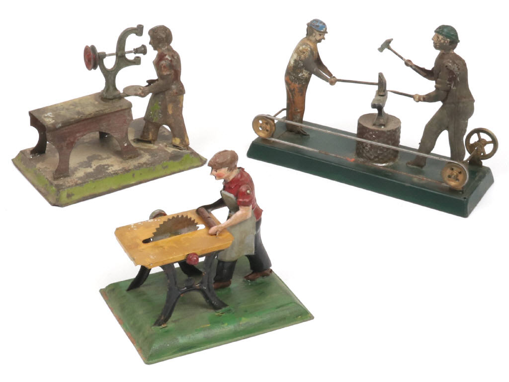 Lot 397 - DIVERS (3)