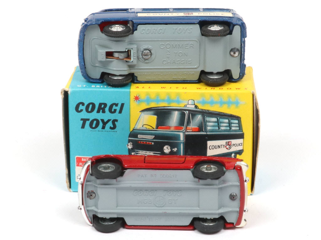 Lot 530 - CORGI TOYS (GB) (2)