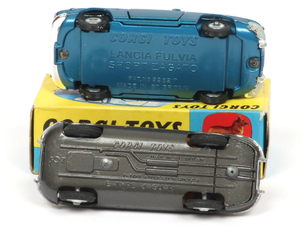 Lot 527 - CORGI TOYS (GB) (2)