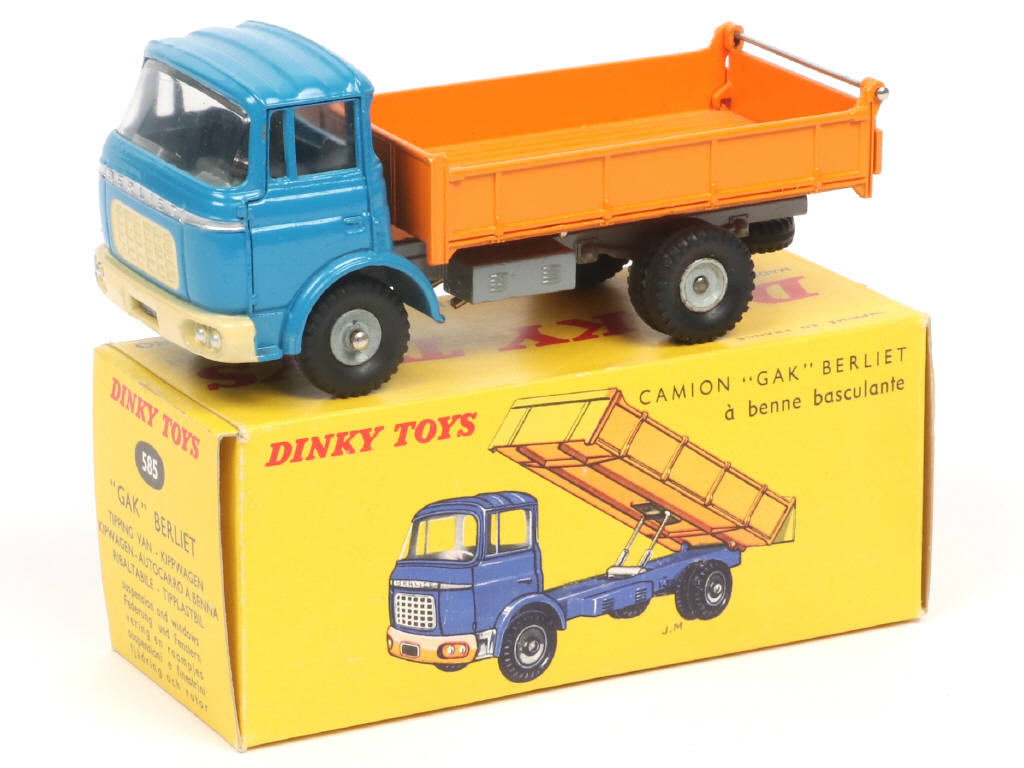 Lot 640 - DINKY TOYS (FRANCE) (1)