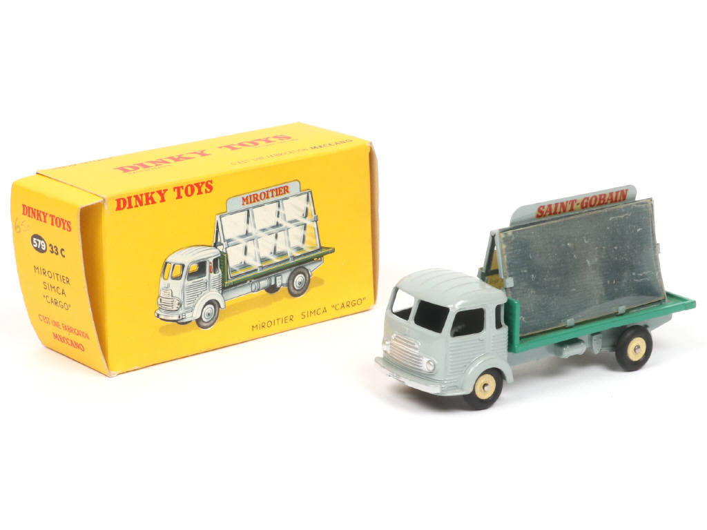 Lot 638 - DINKY TOYS (FRANCE) (1)