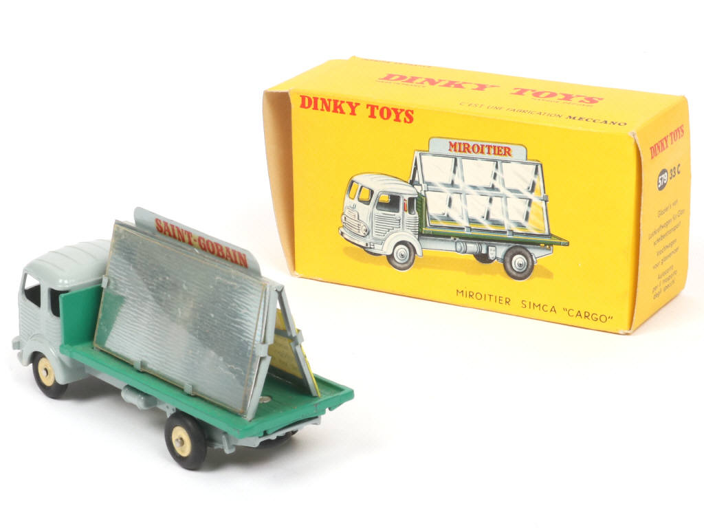 Lot 638 - DINKY TOYS (FRANCE) (1)