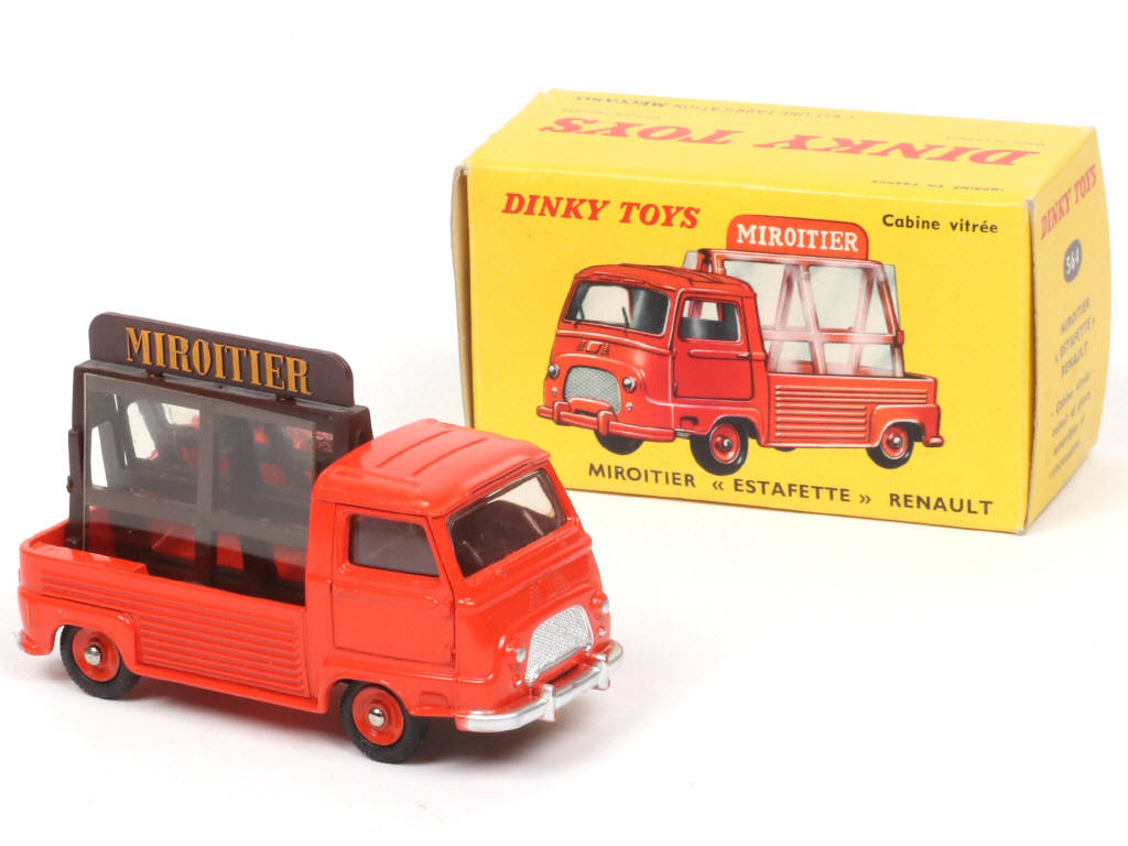 Lot 637 - DINKY TOYS (FRANCE) (1)