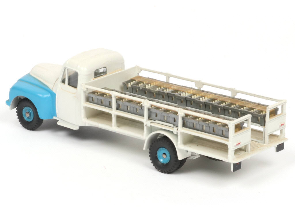 Lot 641 - DINKY TOYS (FRANCE) (1)