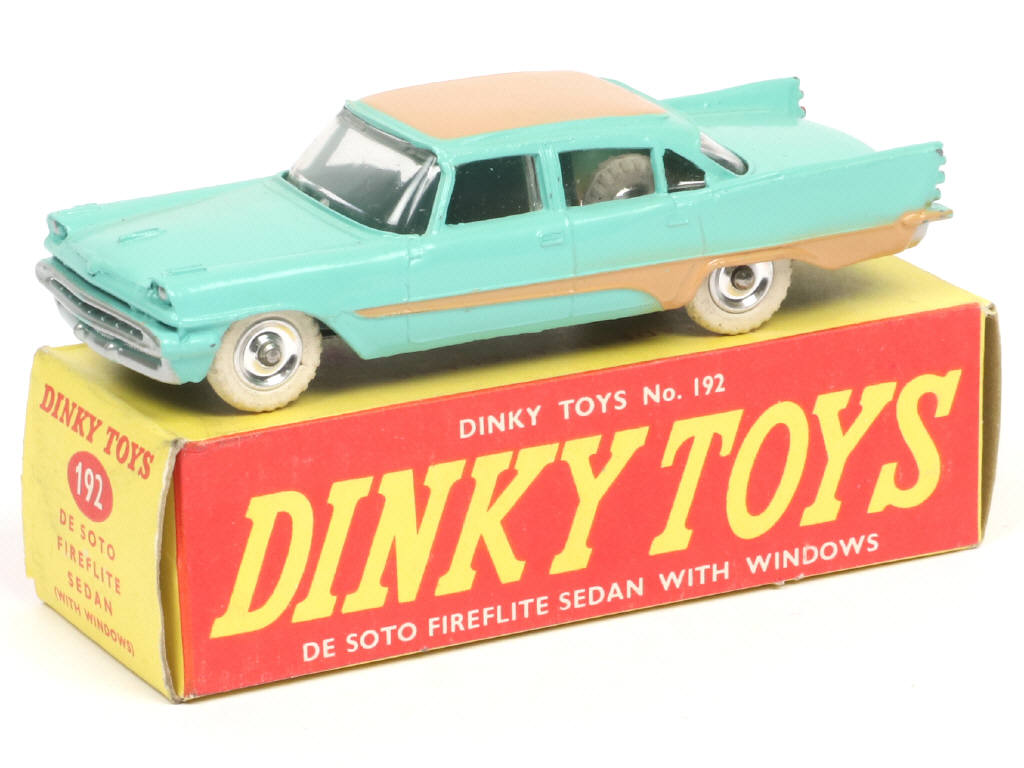 Lot 670 - DINKY TOYS (GB) (1)