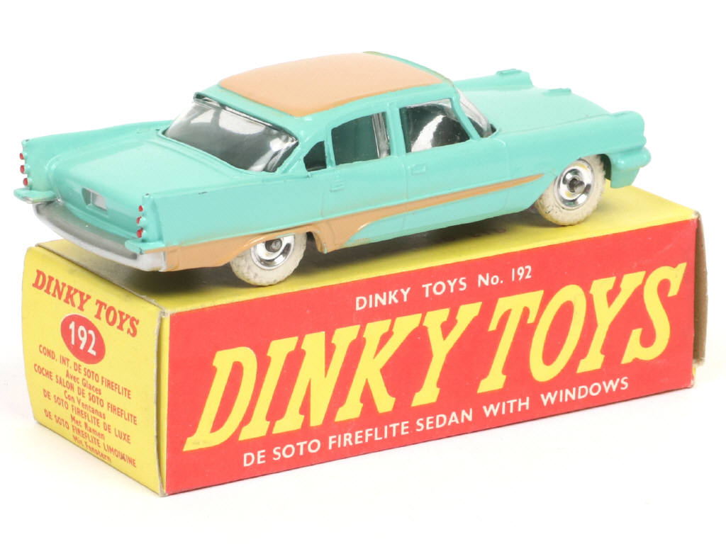 Lot 670 - DINKY TOYS (GB) (1)