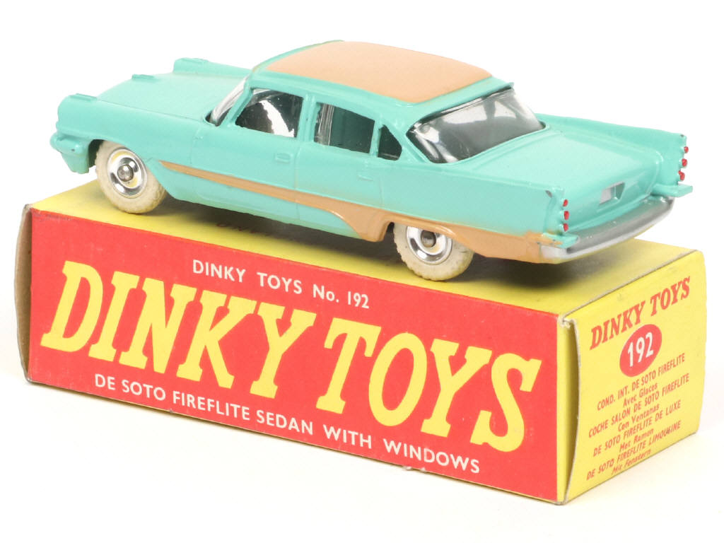 Lot 670 - DINKY TOYS (GB) (1)