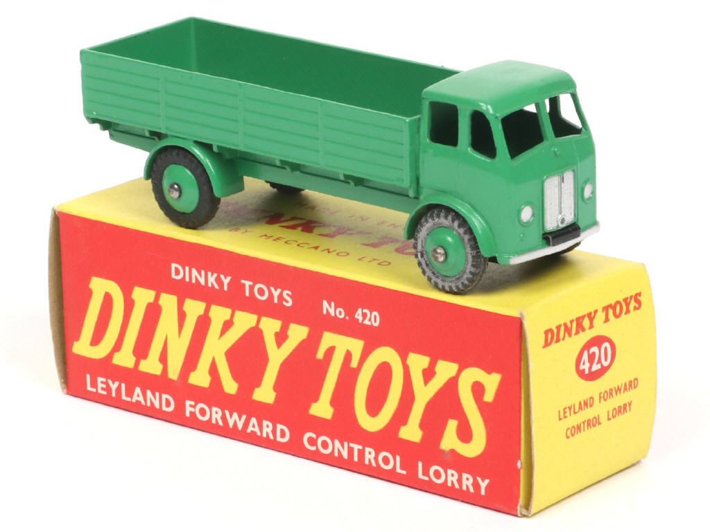 Lot 691 - DINKY TOYS (GB) (1)