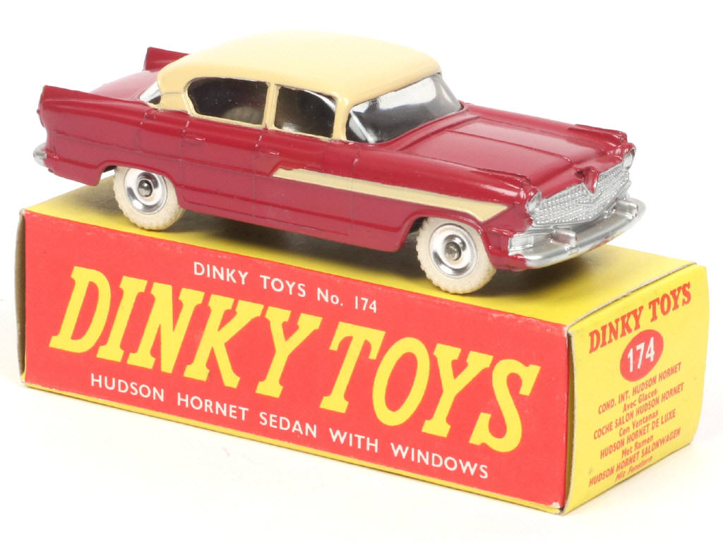 Lot 663 - DINKY TOYS (GB) (1)