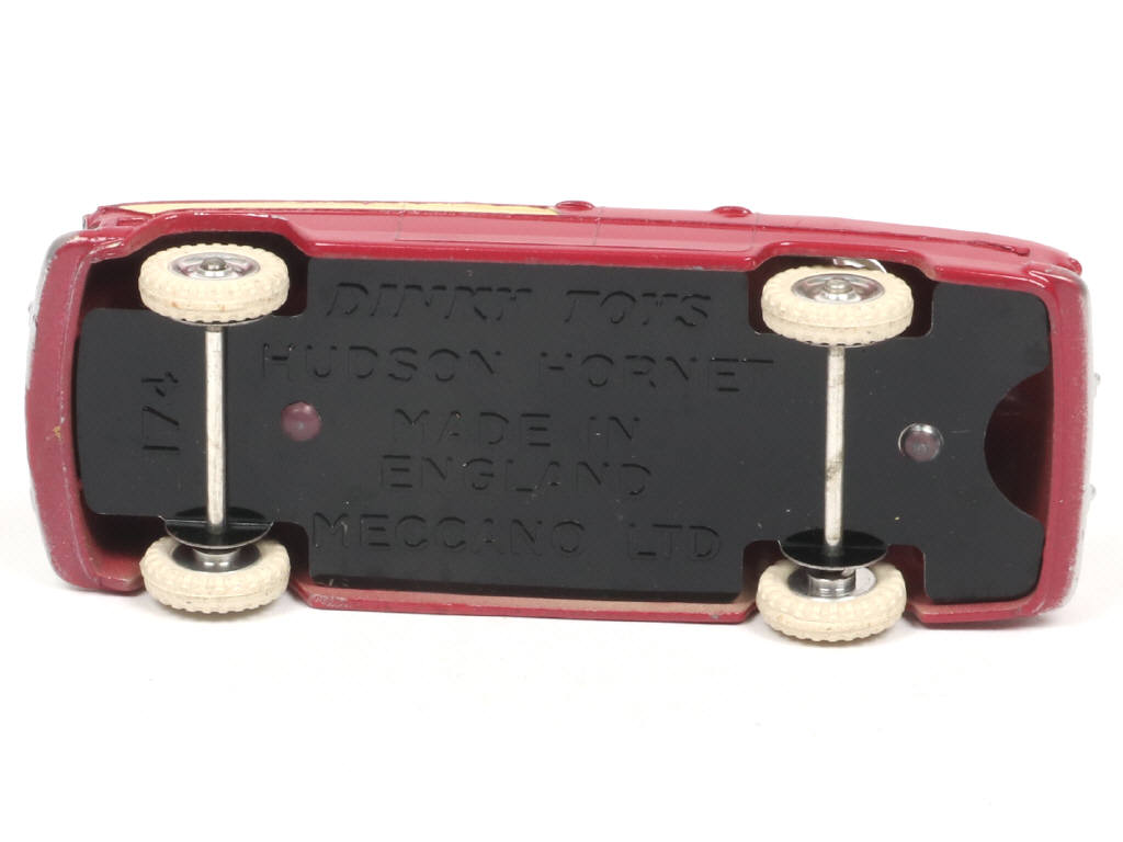 Lot 663 - DINKY TOYS (GB) (1)