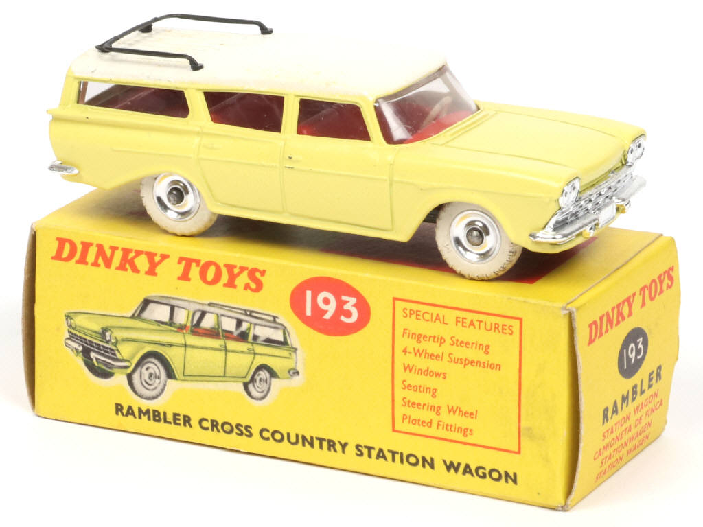Lot 671 - DINKY TOYS (GB) (1)