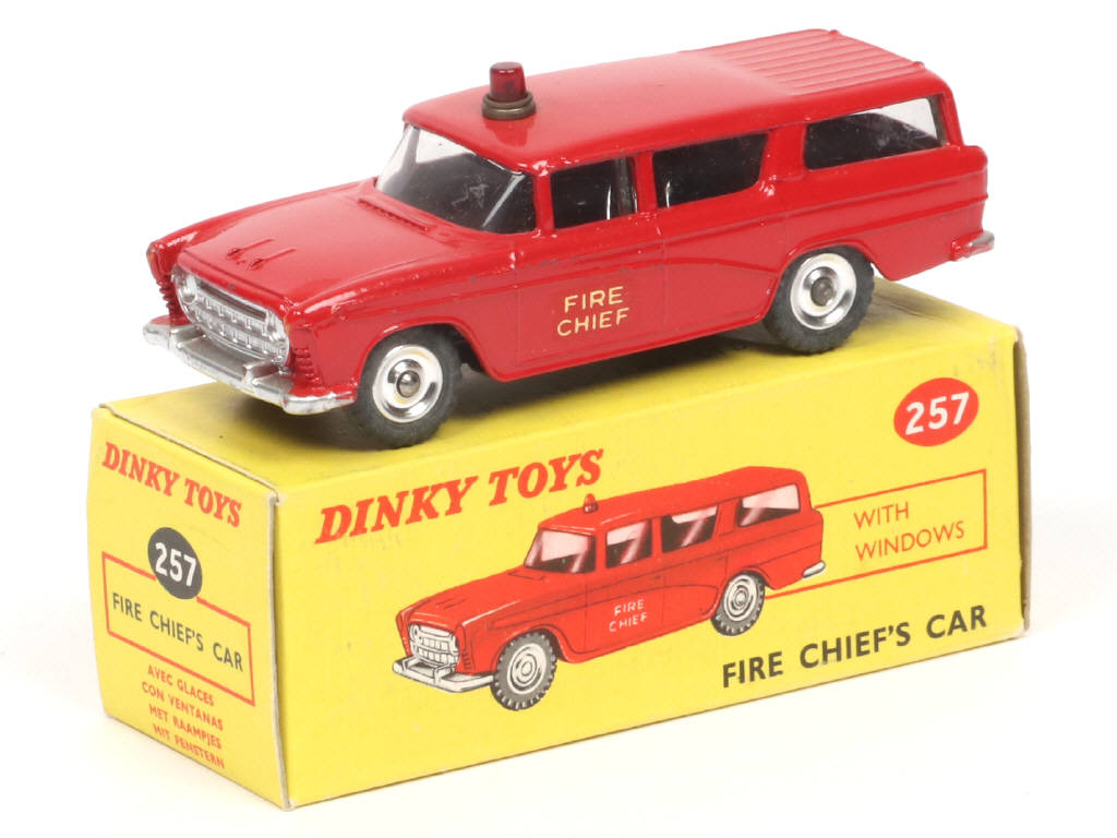 Lot 678 - DINKY TOYS (GB) (1)