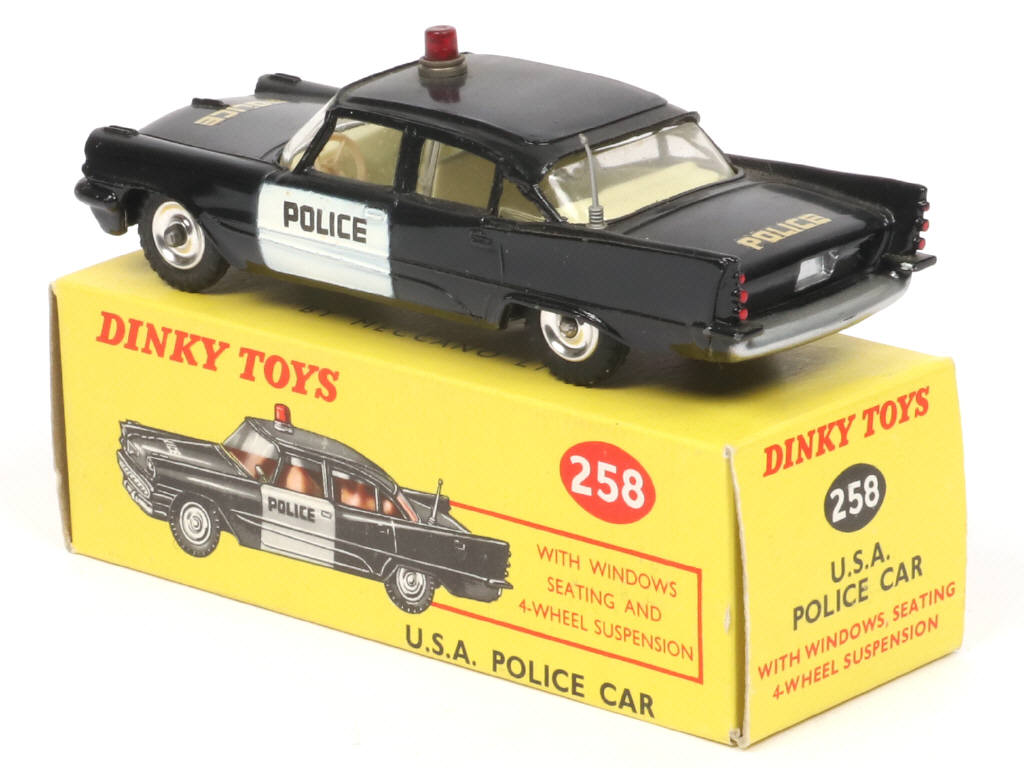 Lot 676 - DINKY TOYS (GB) (1)