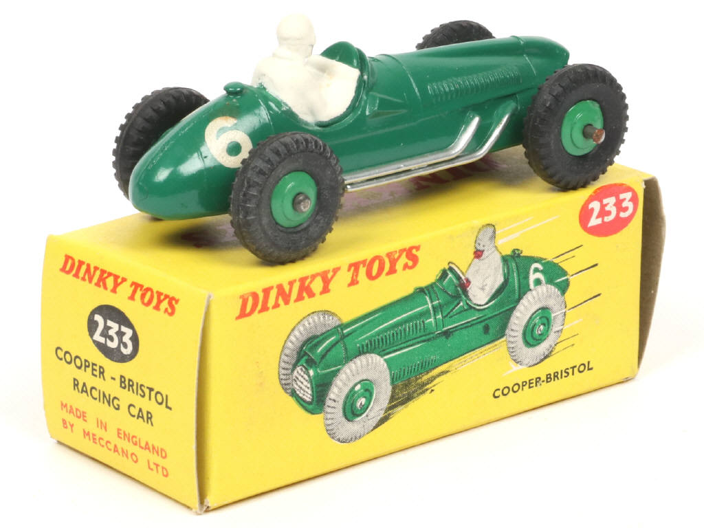 Lot 649 - DINKY TOYS (GB) (1)