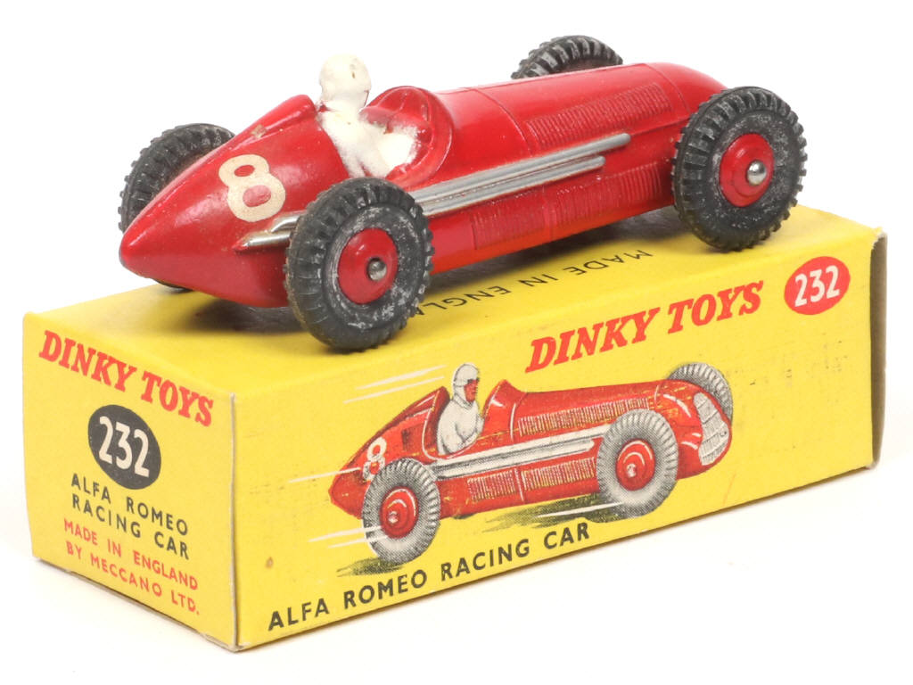 Lot 648 - DINKY TOYS (GB) (1)
