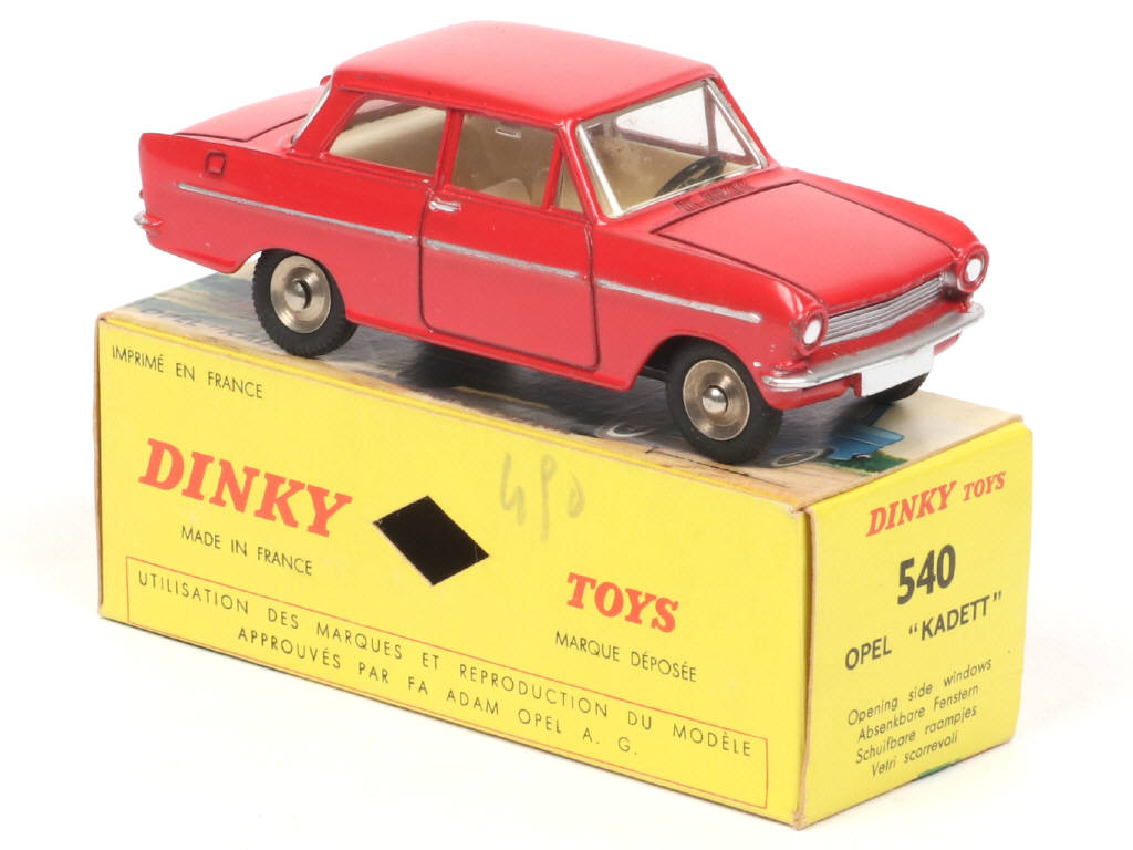 Lot 633 - DINKY TOYS (FRANCE) (1)