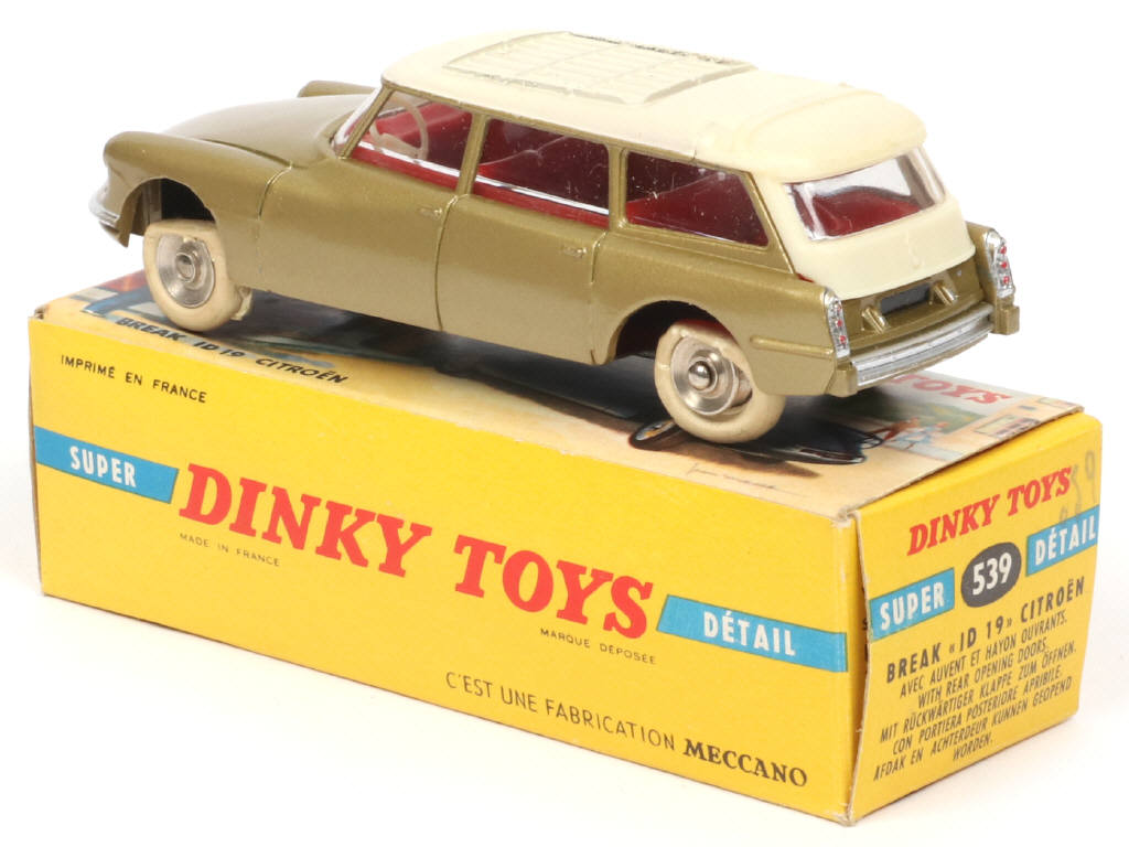 Lot 632 - DINKY TOYS (FRANCE) (1)