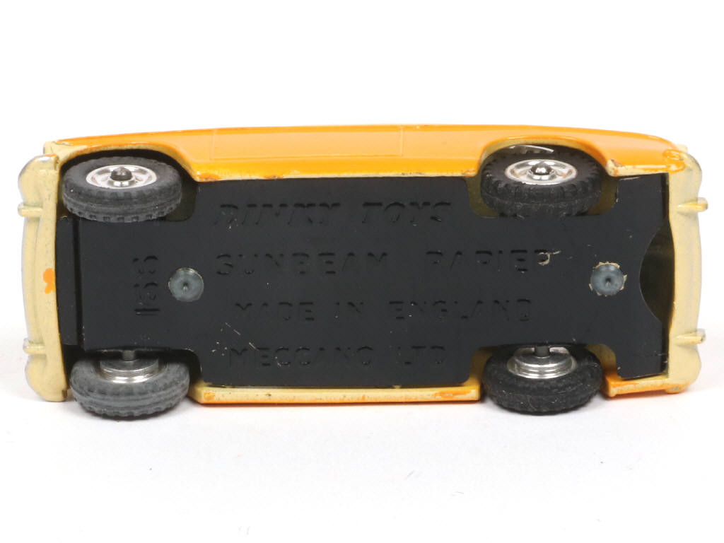 Lot 657 - DINKY TOYS (GB) (1)