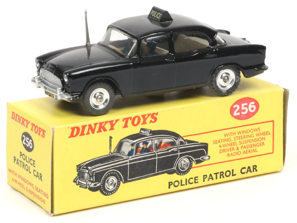 Lot 677 - DINKY TOYS (GB) (1)