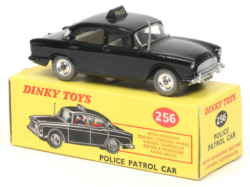 Lot 677 - DINKY TOYS (GB) (1)