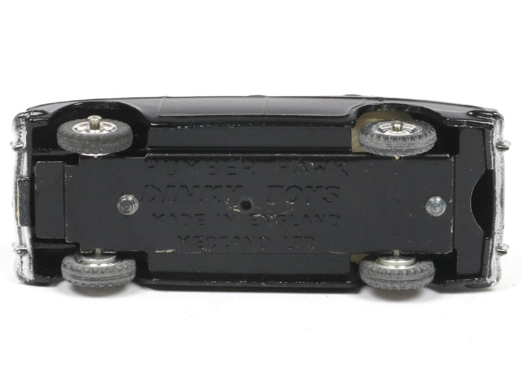 Lot 677 - DINKY TOYS (GB) (1)