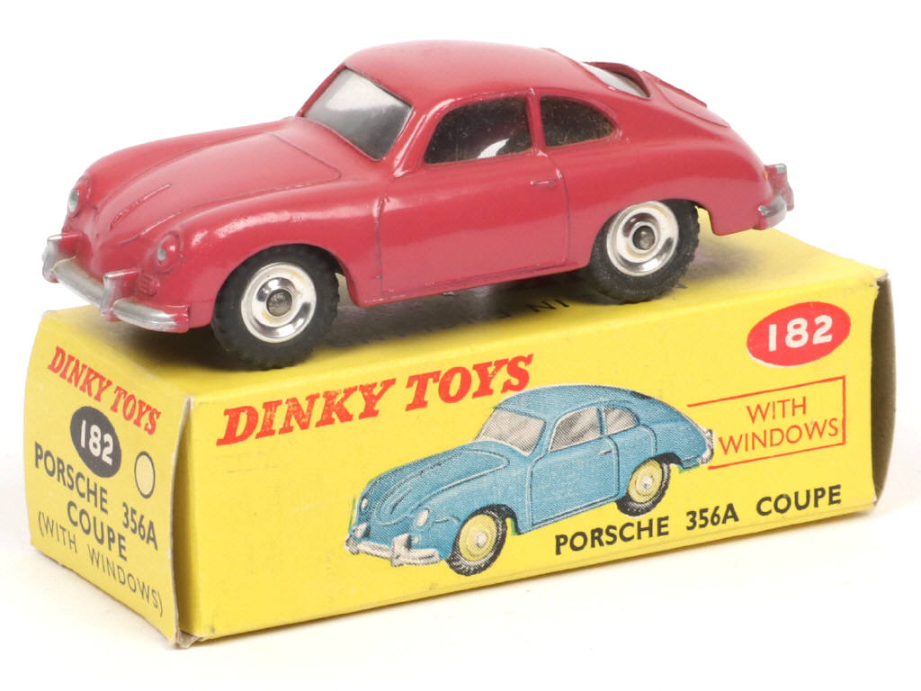 Lot 667 - DINKY TOYS (GB) (1)
