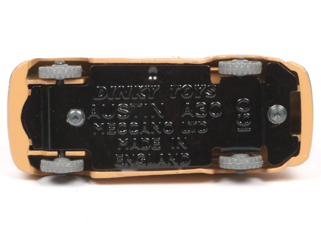 Lot 654 - DINKY TOYS (GB) (1)