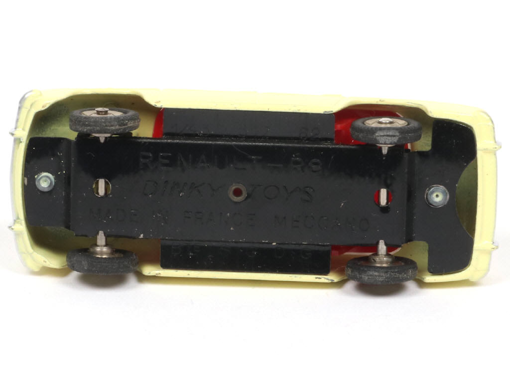 Lot 606 - DINKY TOYS (FRANCE) (1)