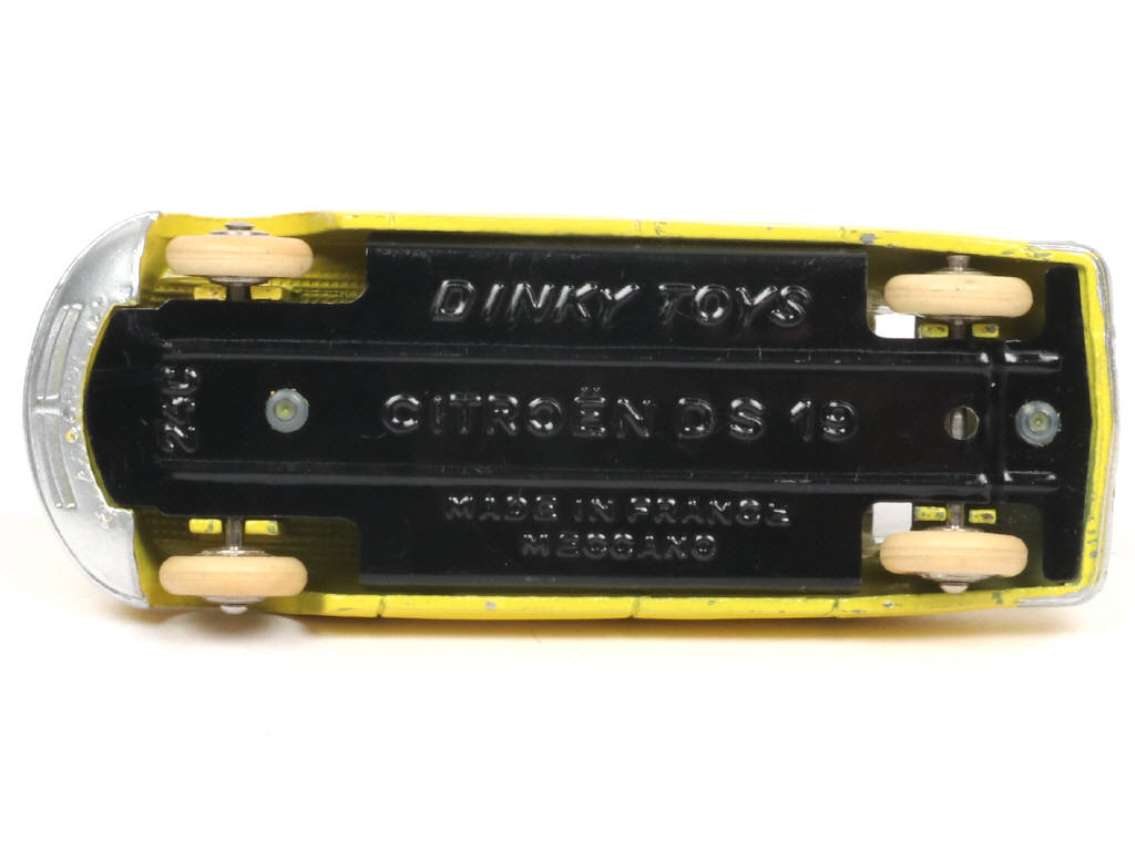 Lot 602 - DINKY TOYS (FRANCE) (1)