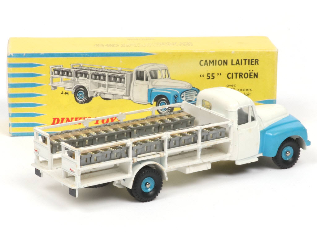 Lot 642 - DINKY TOYS (FRANCE) (1)