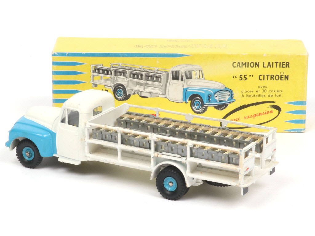 Lot 642 - DINKY TOYS (FRANCE) (1)