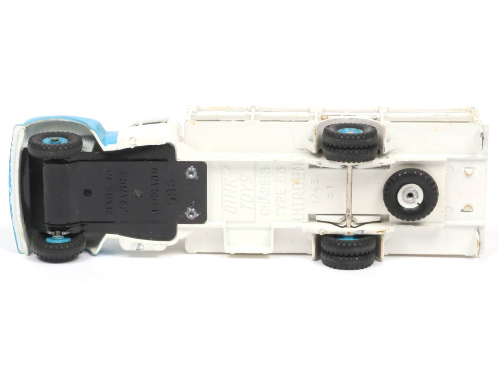 Lot 642 - DINKY TOYS (FRANCE) (1)