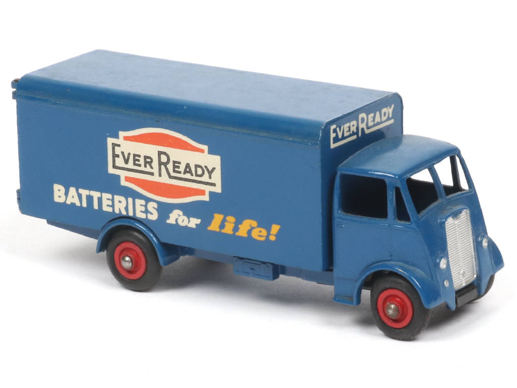 Lot 684 - DINKY TOYS (GB) (1)