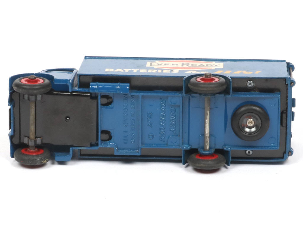 Lot 684 - DINKY TOYS (GB) (1)