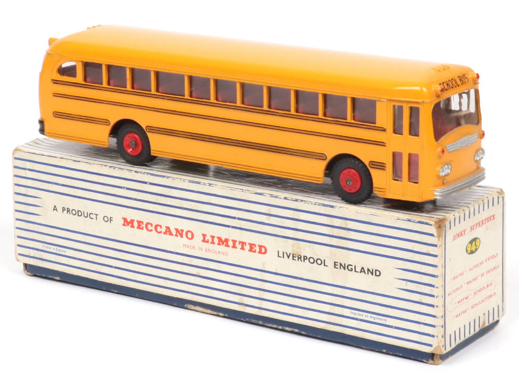 Lot 697 - DINKY TOYS (GB) (1)