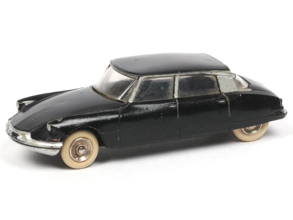 Lot 601 - DINKY TOYS (FRANCE) (1)