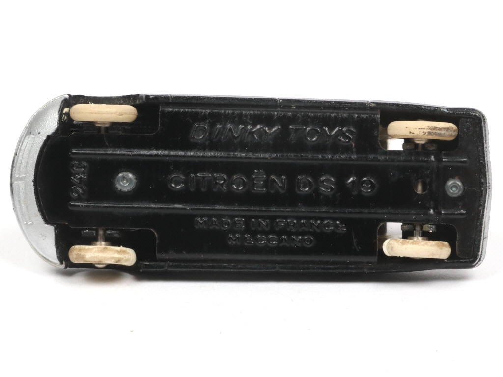 Lot 601 - DINKY TOYS (FRANCE) (1)