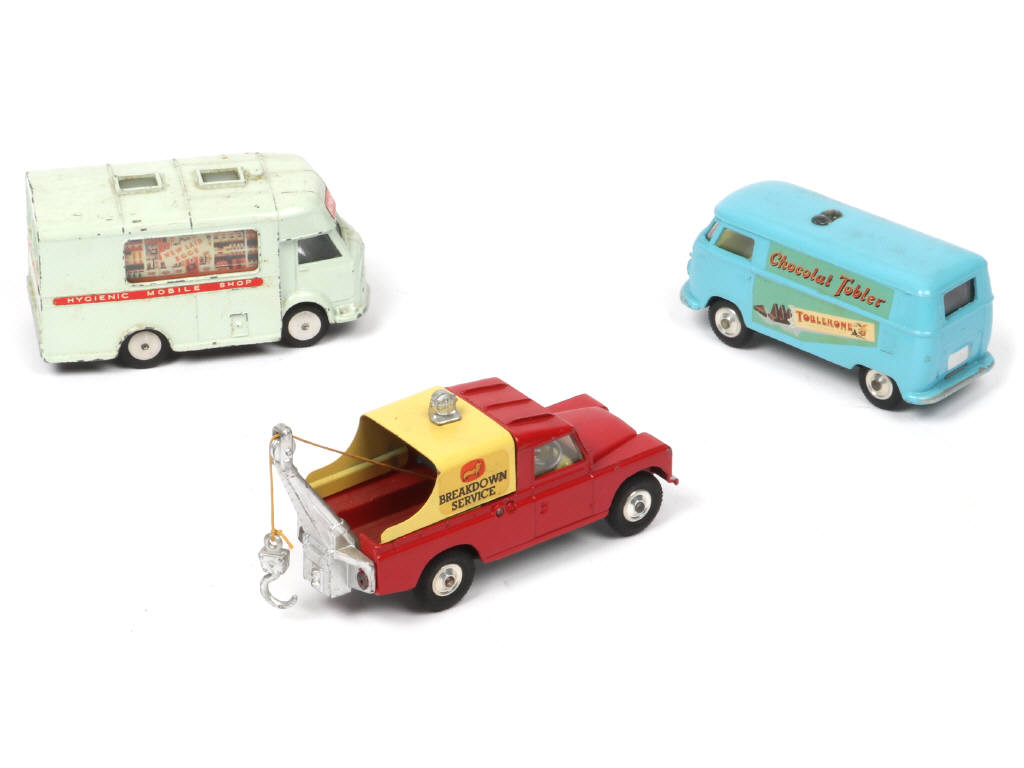 Lot 258 - CORGI TOYS (GB) (3)