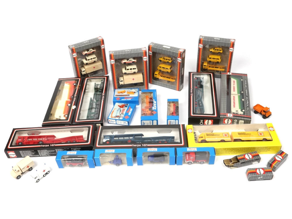 Lot 171 - DIVERS (HO) (34)