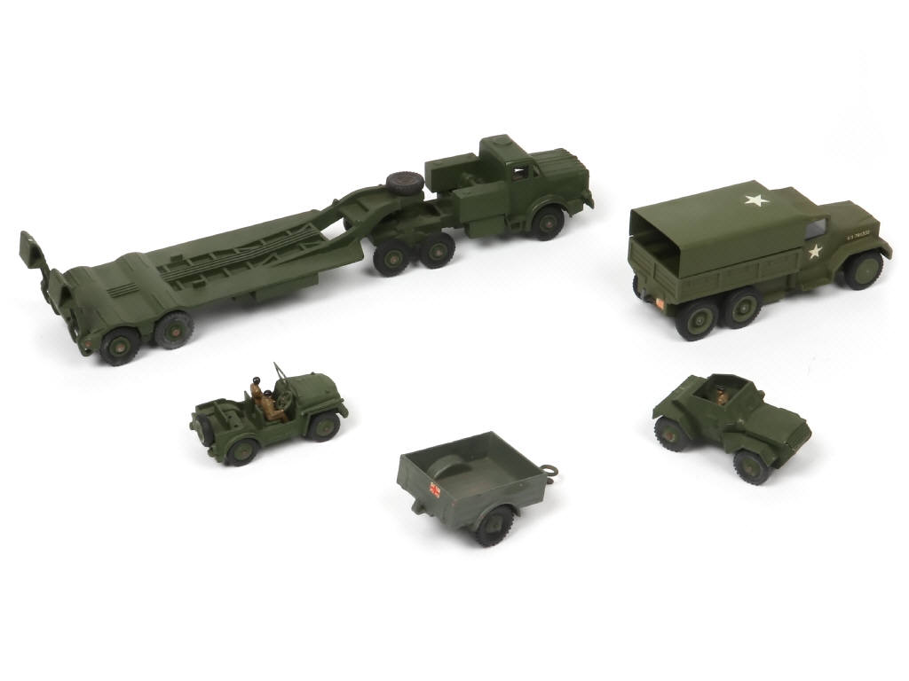Lot 270 - DINKY TOYS (GB) (5)