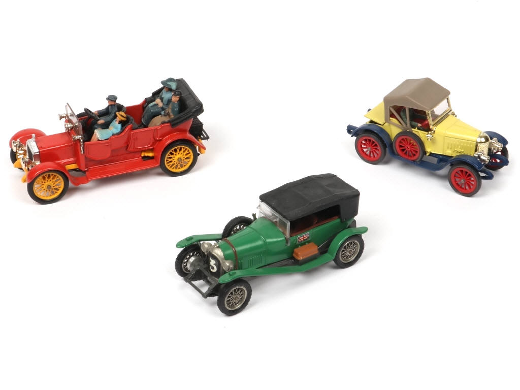 Lot 269 - DIVERS (GB) (3)