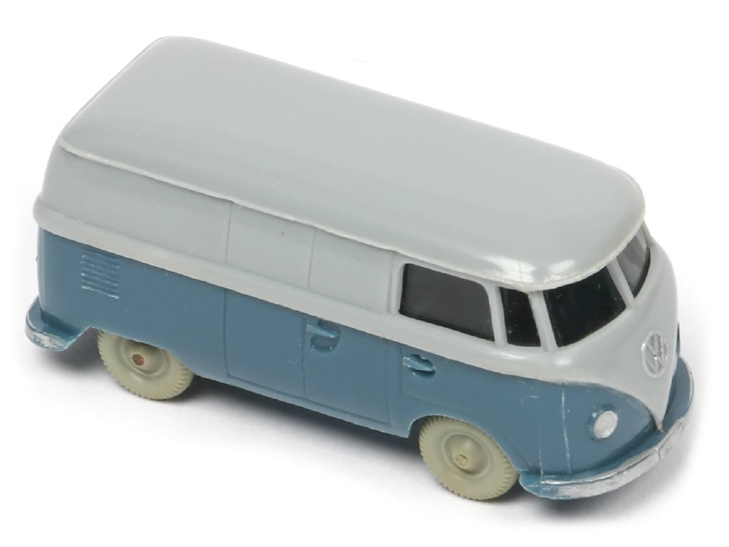 Lot 174 - DIVERS (HO) (37)