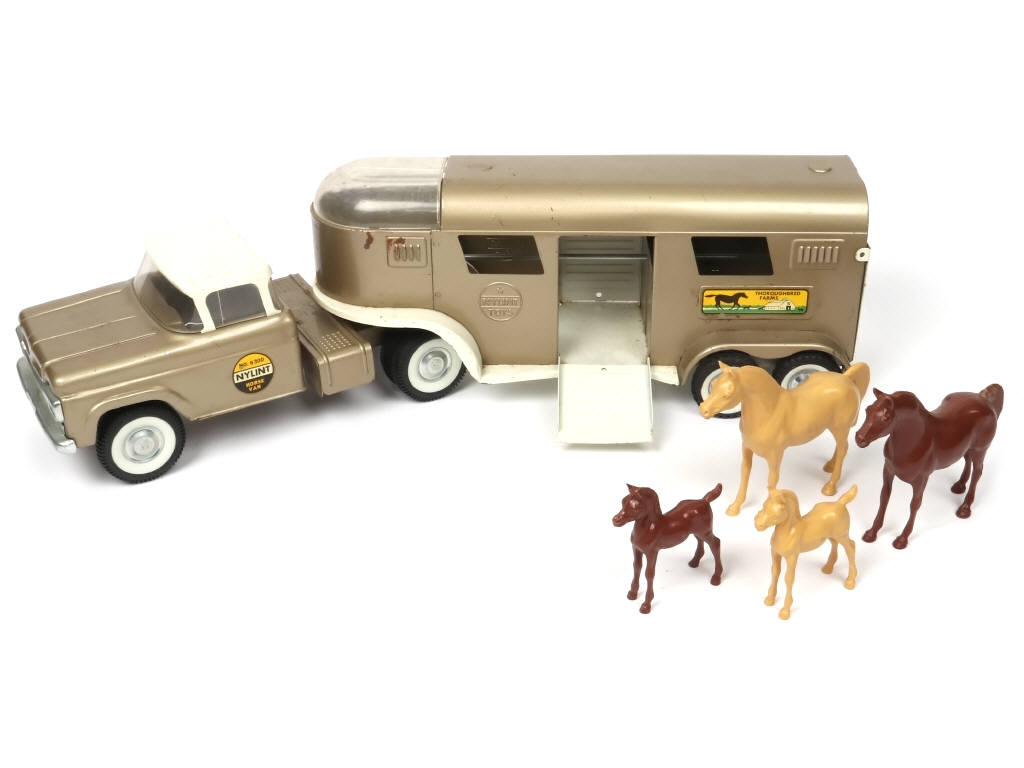 Lot 101 - NYLINT (USA) (1)