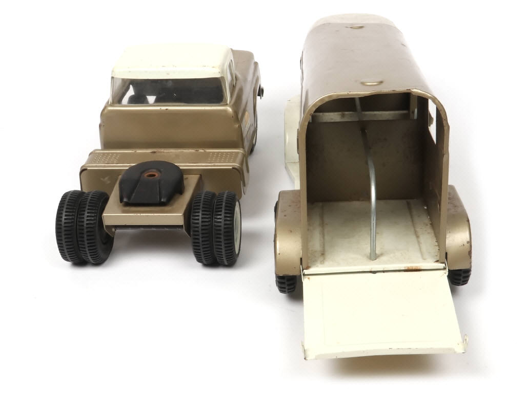 Lot 101 - NYLINT (USA) (1)