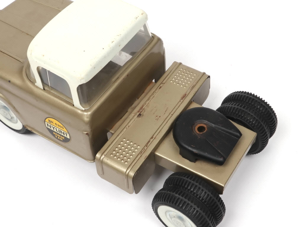 Lot 101 - NYLINT (USA) (1)