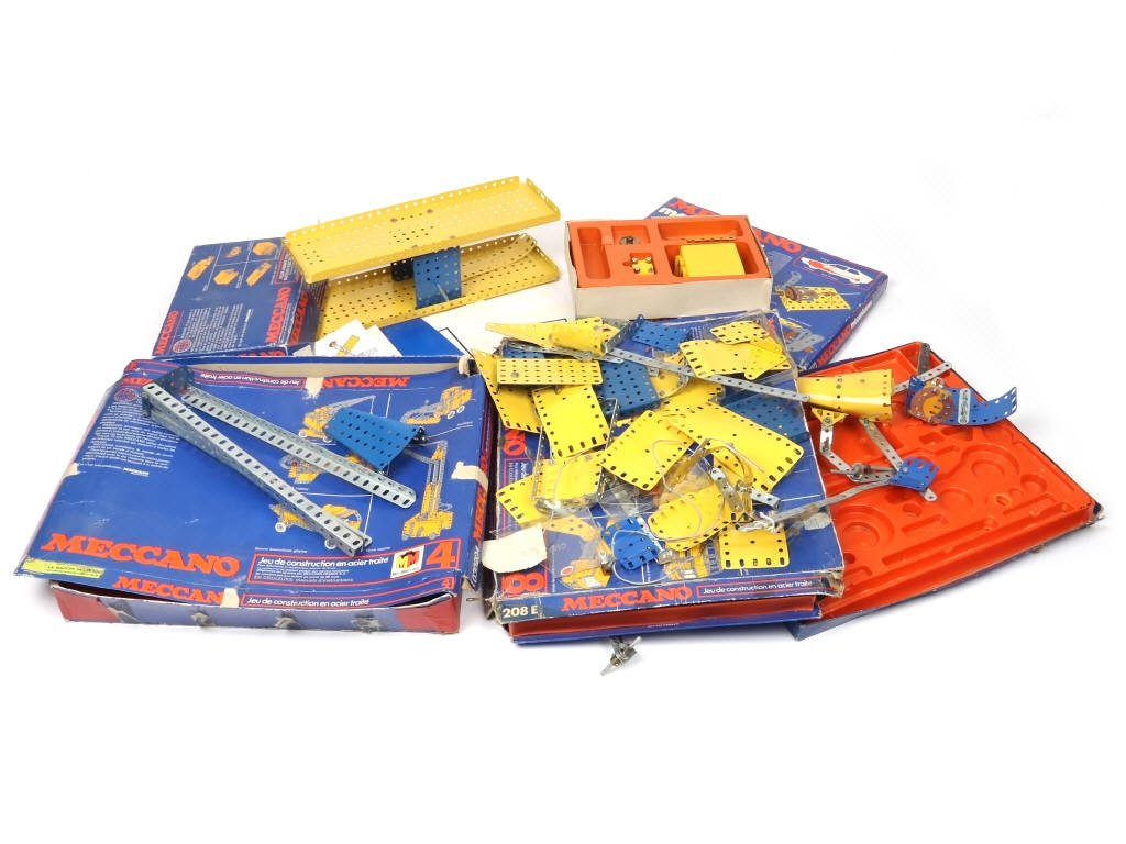 Lot 113 - MECCANO (FRANCE) (1)