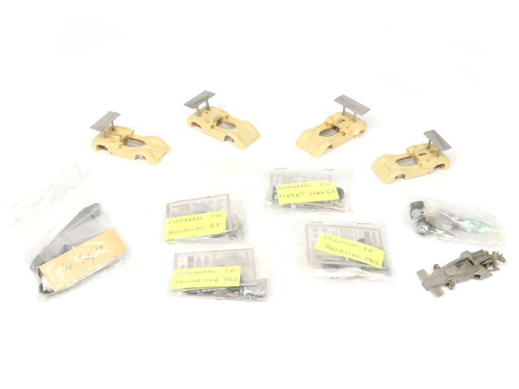 Lot 131 - DIVERS (6)