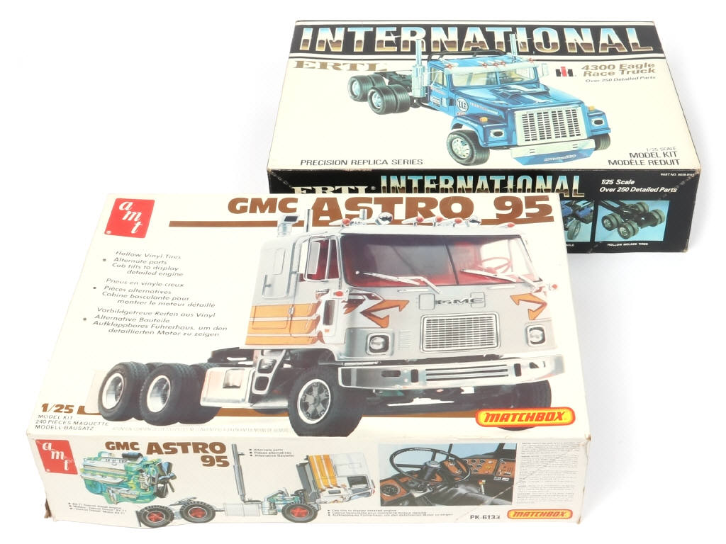 Lot 106 - DIVERS (USA) (2)